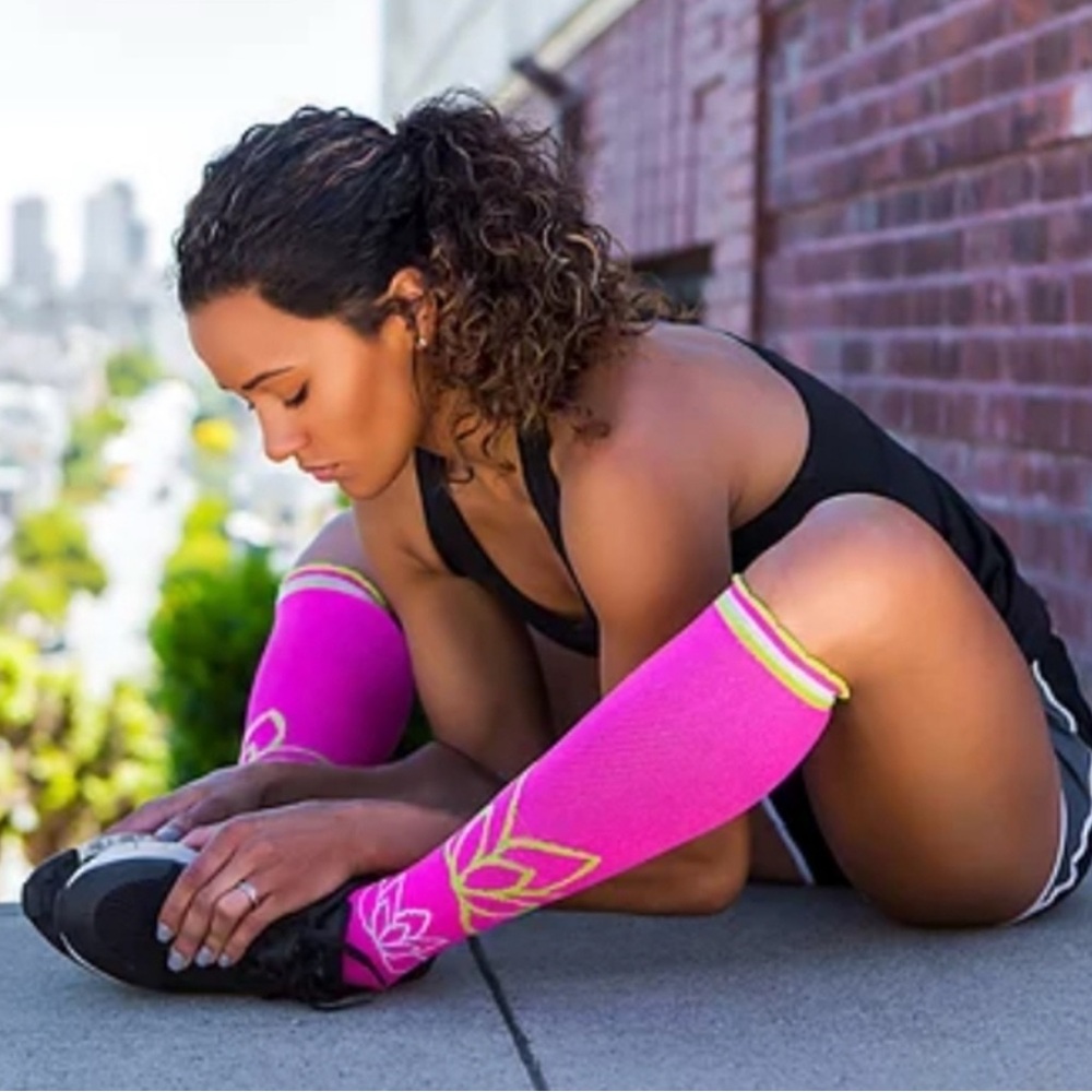 EUC- Lily Trotters S/M Compression Socks
